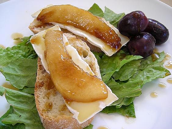 glazed-pear-and-camembert-004