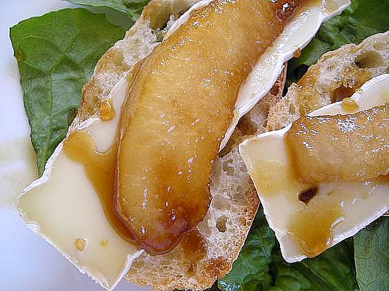 glazed-pear-and-camembert-0111