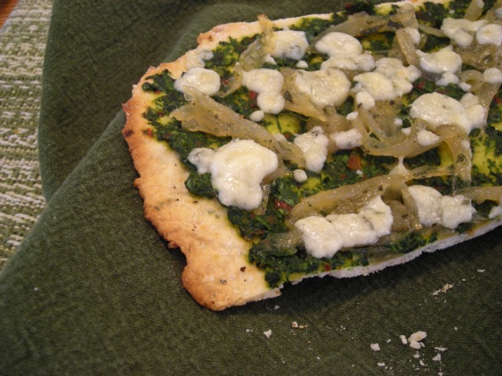 caramelized onion and pesto flatbread6833